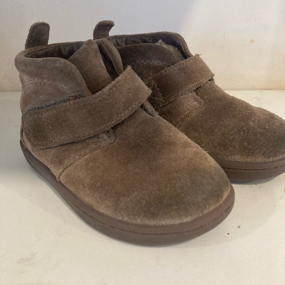Kids UGG Brown Suede Hook-and-Loop Shoes
